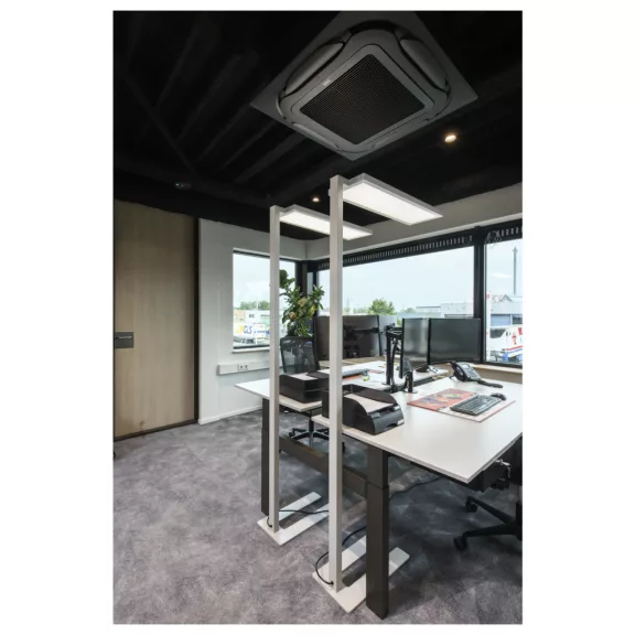 WORKLIGHT PRO fehér szabadon álló mozgás és fényérzékelős dimmelhető professzionális munkaasztal megvilágító állólámpa