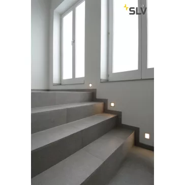 FLAT FRAME BASIC ezüst QT9 falba süllyesztett lámpa