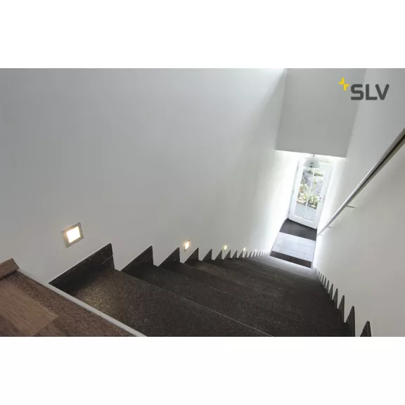 FLAT FRAME BASIC ezüst QT9 falba süllyesztett lámpa